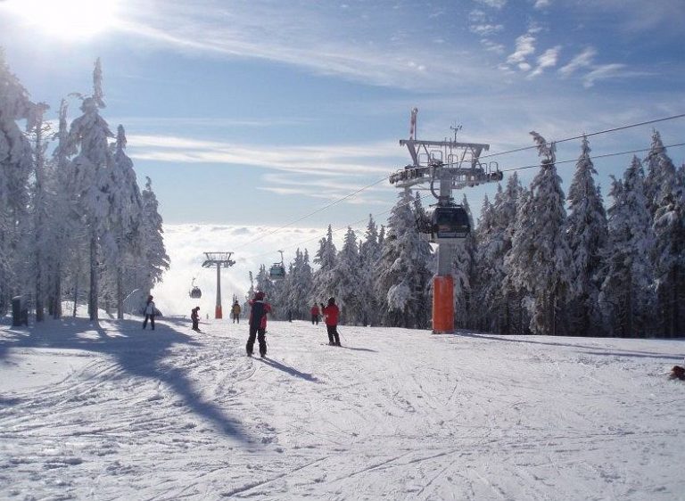 Skifahren in Černá Hora-Pec